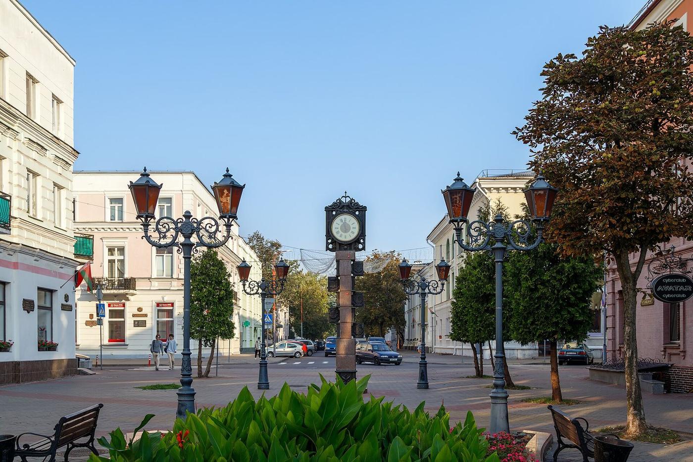 Улица Советская вечером